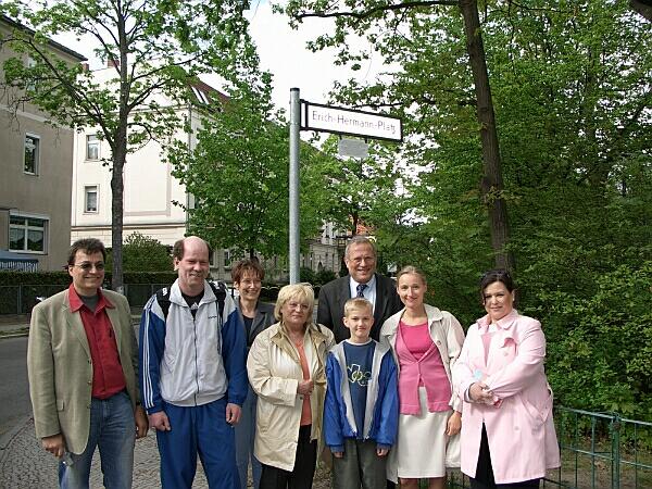 tl_files/bgw/lichtenrade/erich-hermann-Platz-1.jpg tl_files/bgw/lichtenrade/erich-hermann-Platz-1.jpg